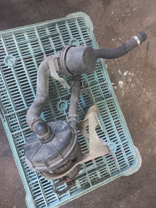 Pompa powietrza wtórnego bmw e60 e61 e65 x5 x3 e46