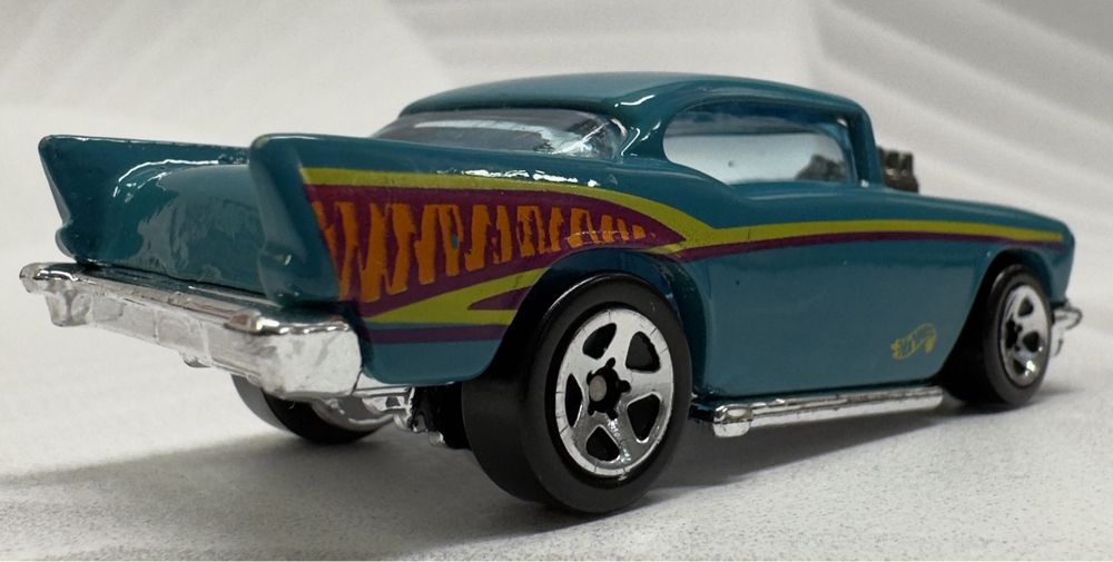 Колекційна машинка 1976 Hot Wheels 57 Chevy Injected Teal