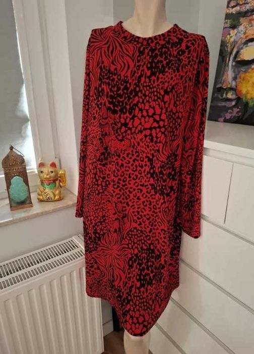 46 Wallis czarna czerwona sukienka animal print panterka zebra na zime
