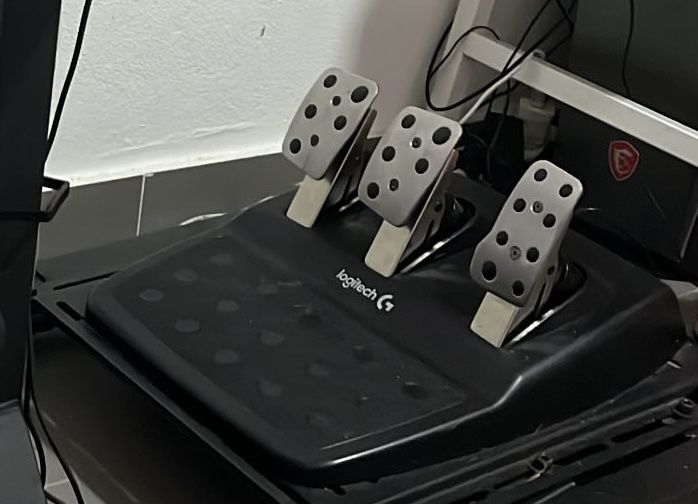 vendo volante, pedais e caixa de mudancas