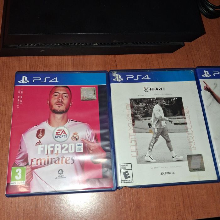 PlayStation 4 + 2 Comandos Nacon (originais/licenciados) • Funciona