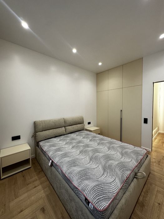 Продаж нового дизайнерського котеджу з ремонтом , меблями