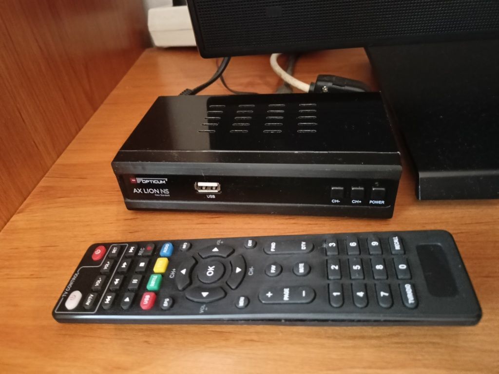 Telewizor LG 32".  Mod 32LC51 + dekoder