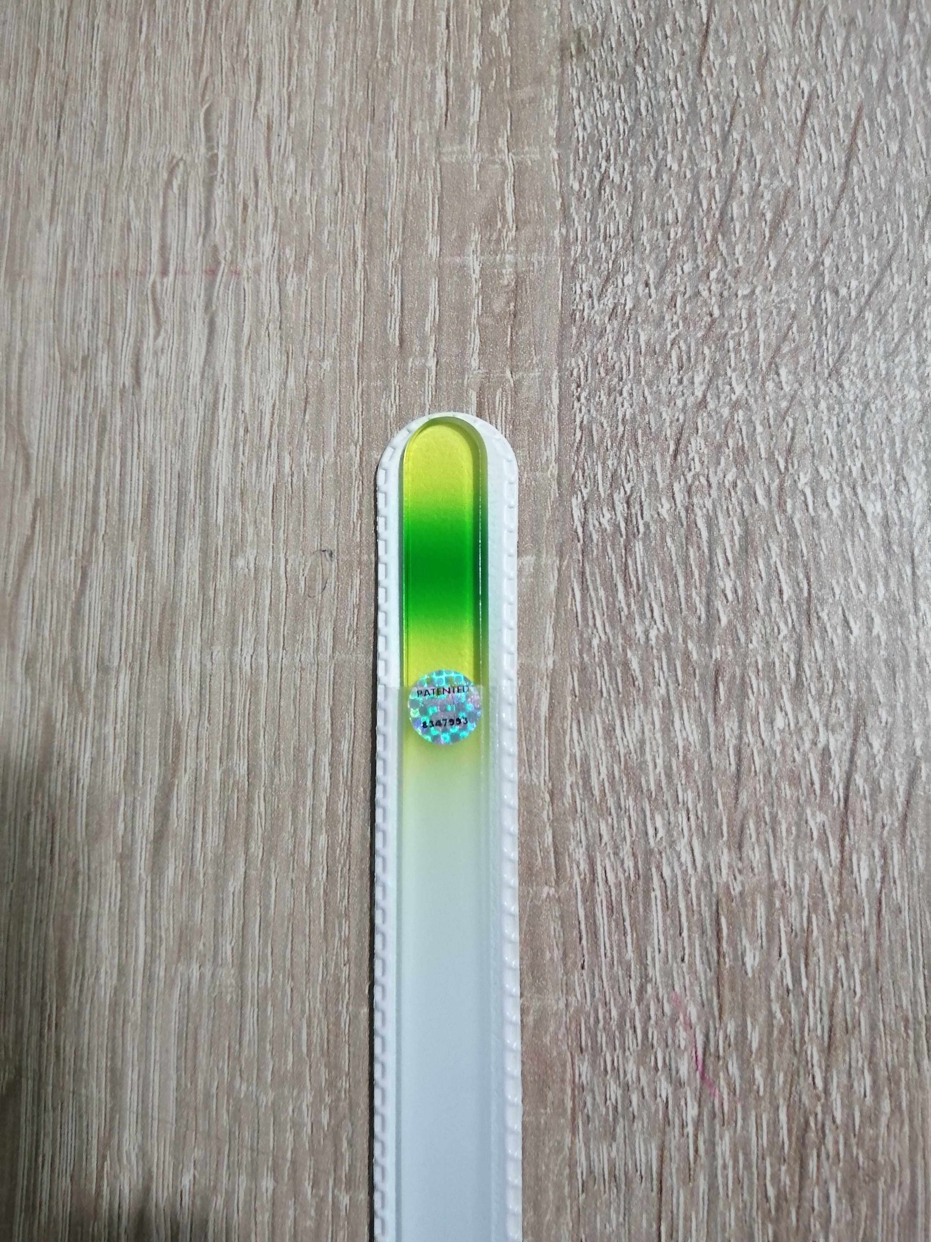 Pilnik szklany tęczowy 140 mm Blažek Glass żółto-zielony