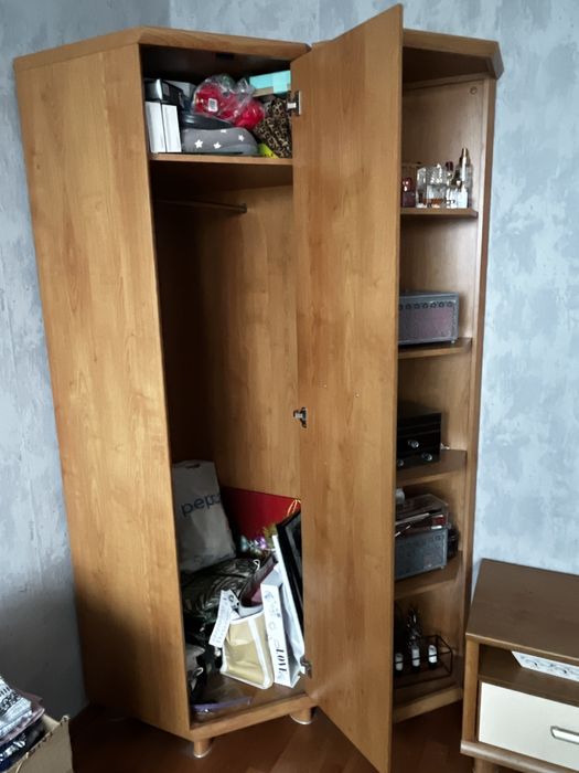 Szafa narożna, komplet mebli, pólki drewniane, zestaw młodzieżowy
