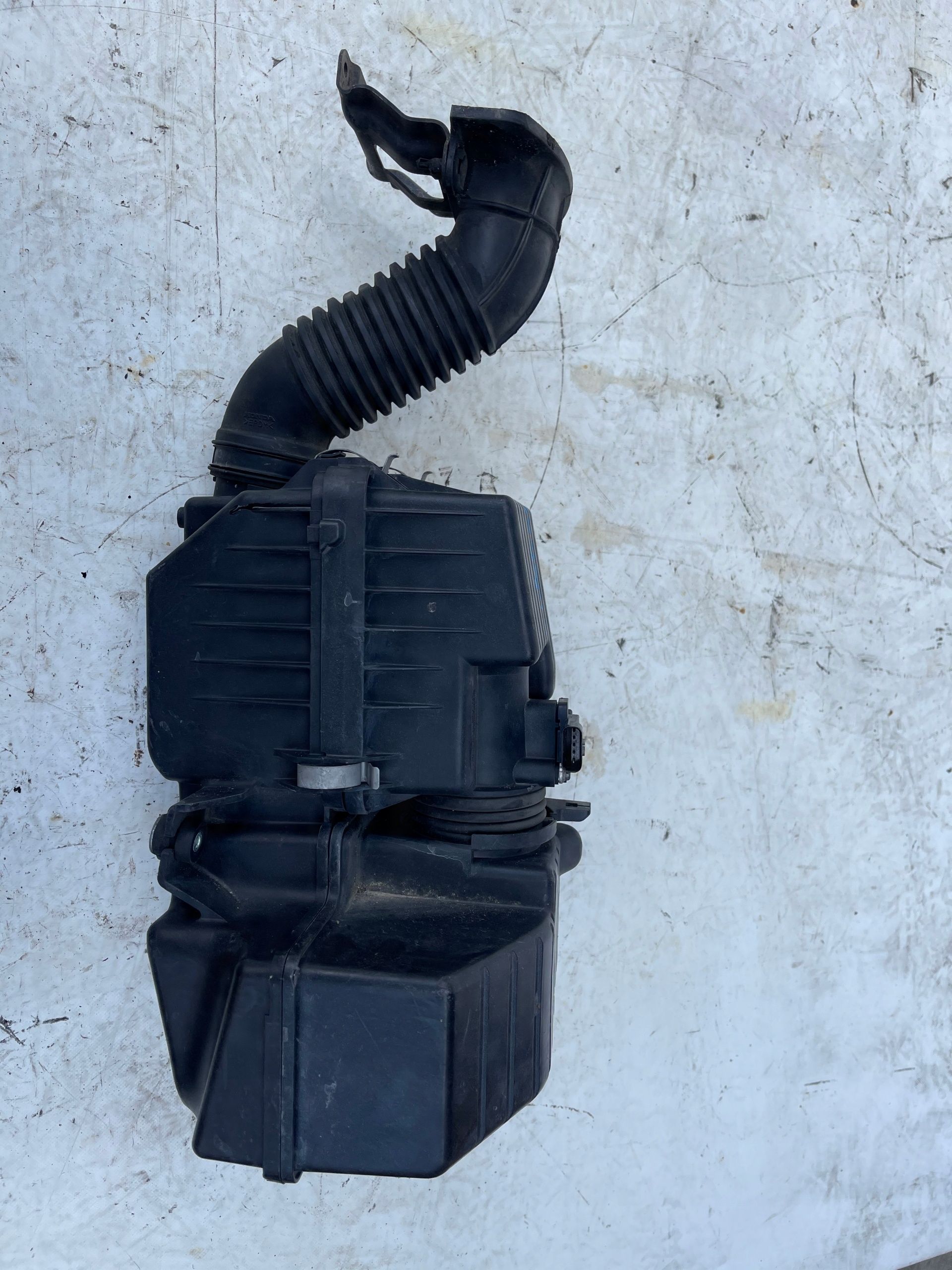 Obudowa filtra powietrza Honda Insight 1.3 09-