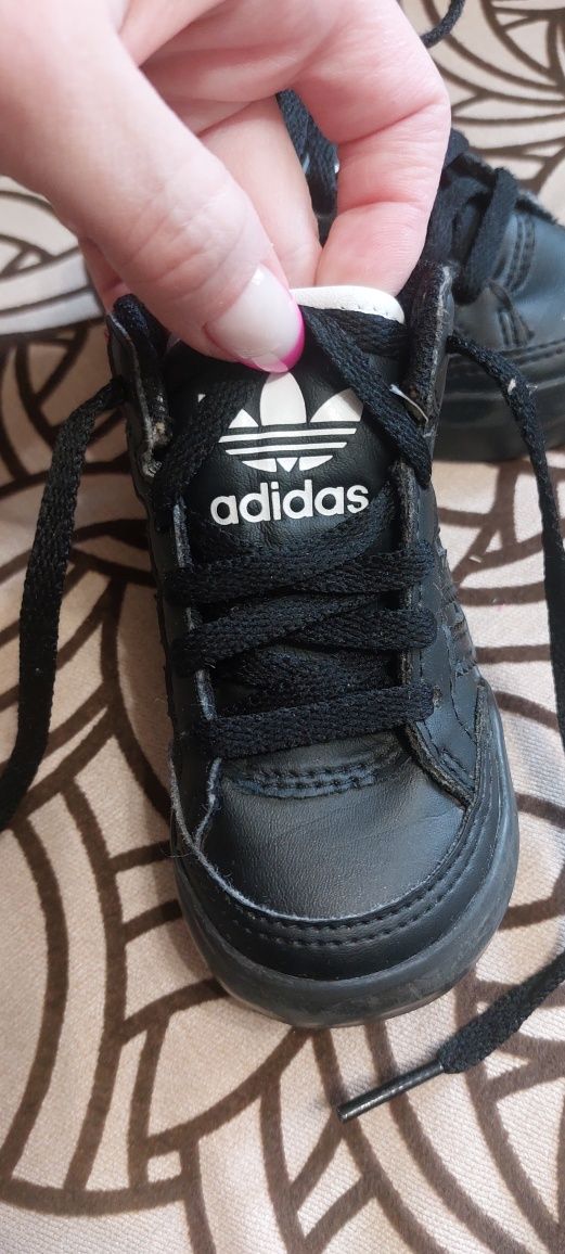 Оригинальные детские кроссовки Adidas