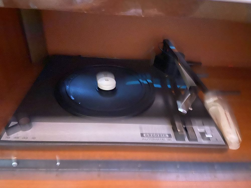 Radio aparador Grundig