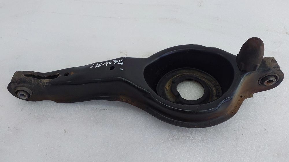 Braço de suspensão trás esquerdo FORD C-Max II (DXA/CB7, DXA/CEU)