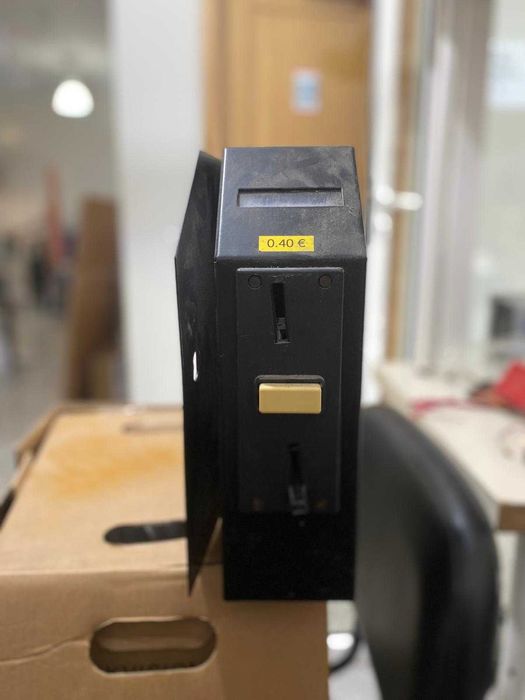 Aceitador de Moedas Eletromecânico com Display e Preço Fixo (0,40€)