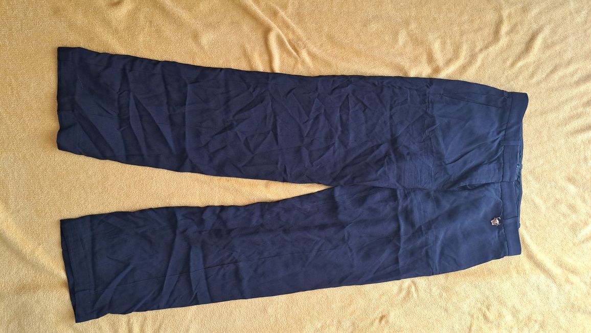 Eleganckie spodnie garniturowe Versace rozmiar M/L