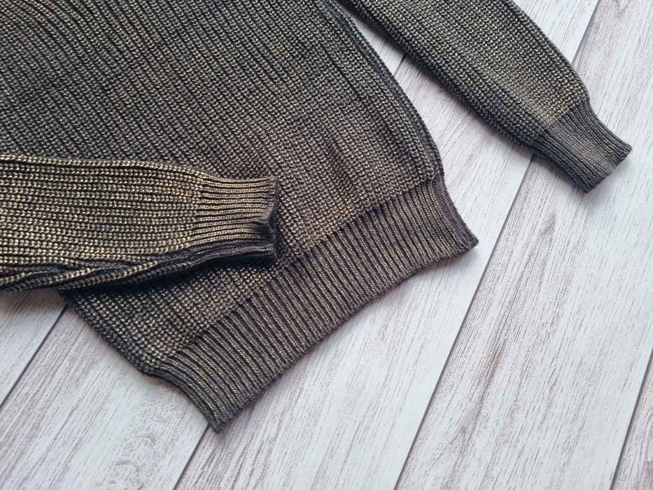 Абсолютно новый вязаный свитер из мериносовой шерсти с напылением