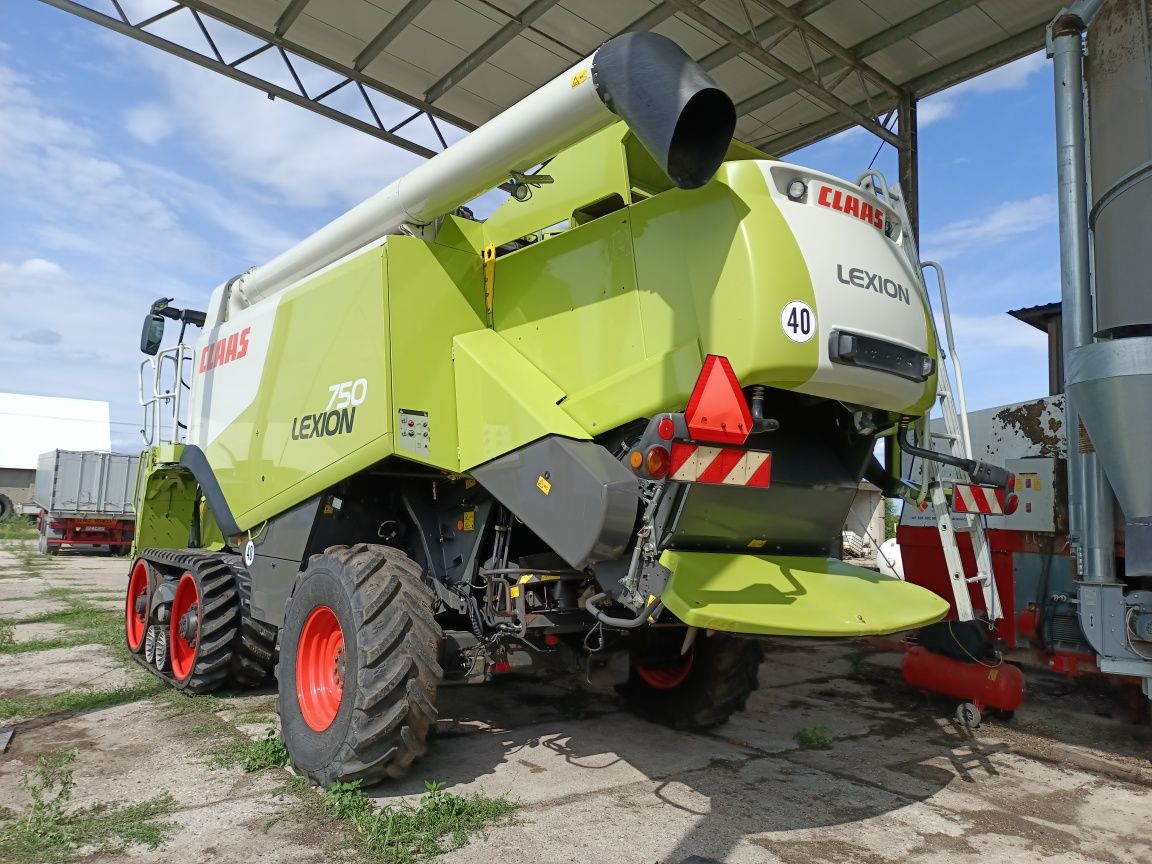 Claas Lexion 750 TT 4x4/V750