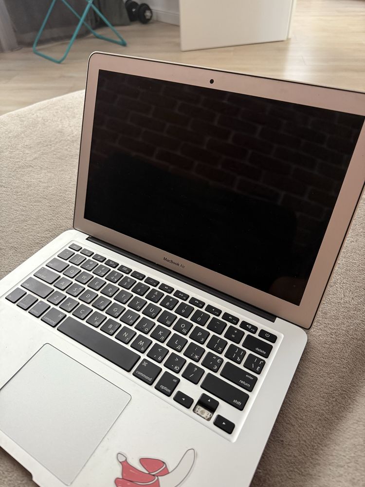 На запчастини MacBook Air 13 2014 i5 8gb Ram 128gb SSD Silver A1466