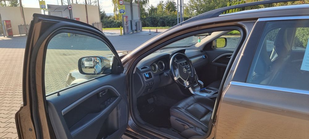 Pewne auto Volvo xc70