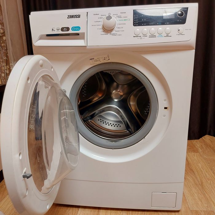 Продам стиральную машинку Zanussi