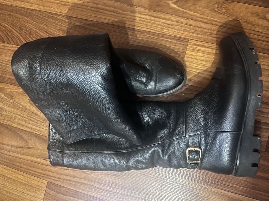 Віддам даром взуття жіноче та чоловіче