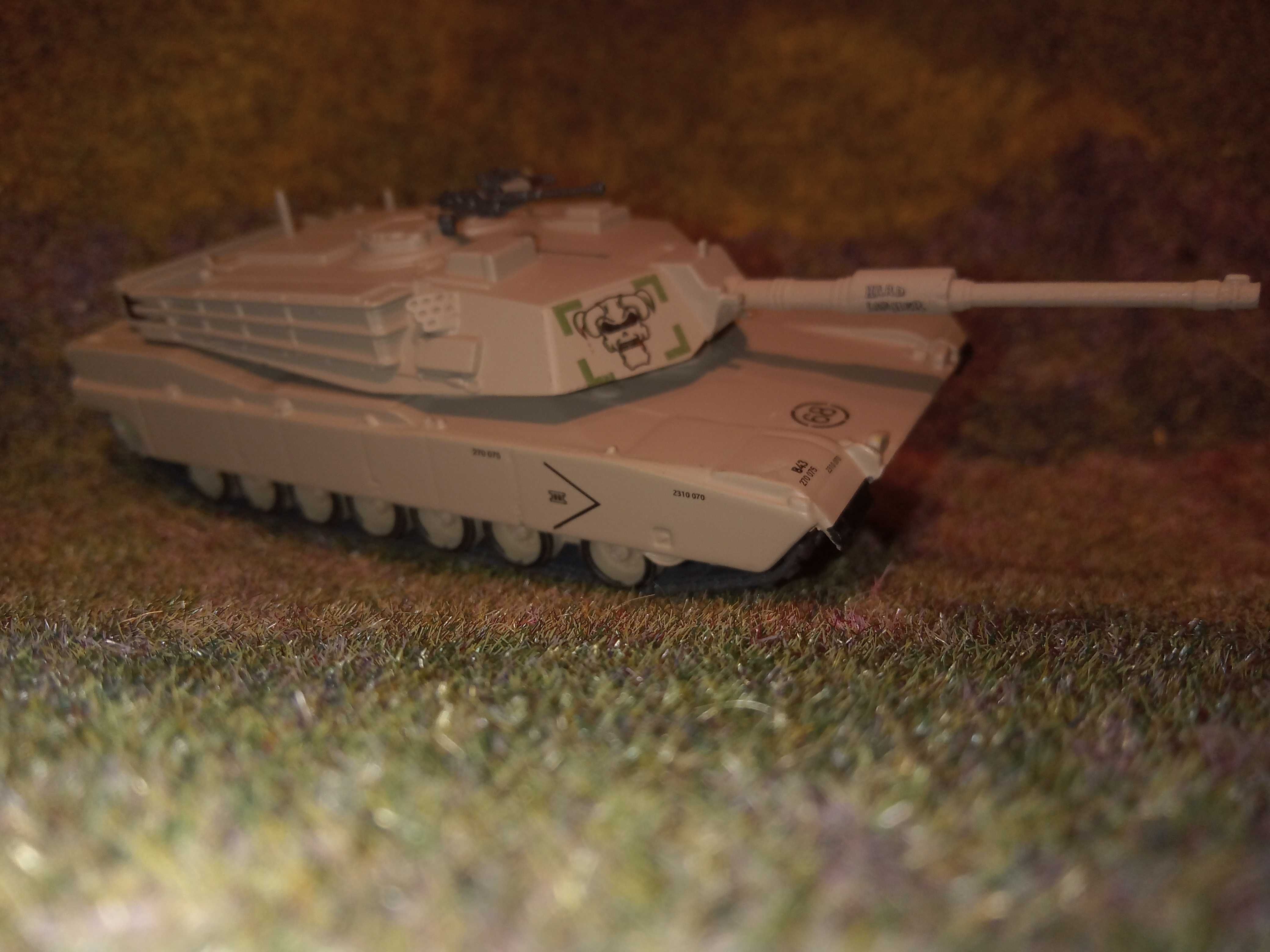 model czołgu ABRAMS M1     skala 1/72