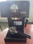 Кофемашинка Delonghi рожковая