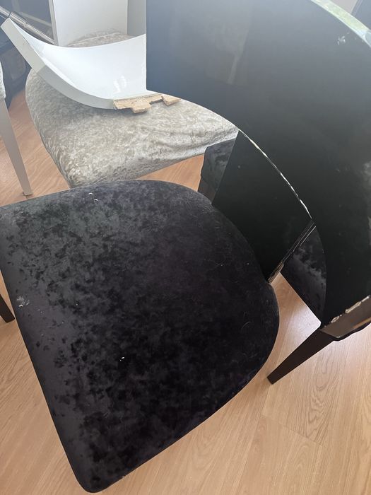 5 cadeiras de veludo- por colar