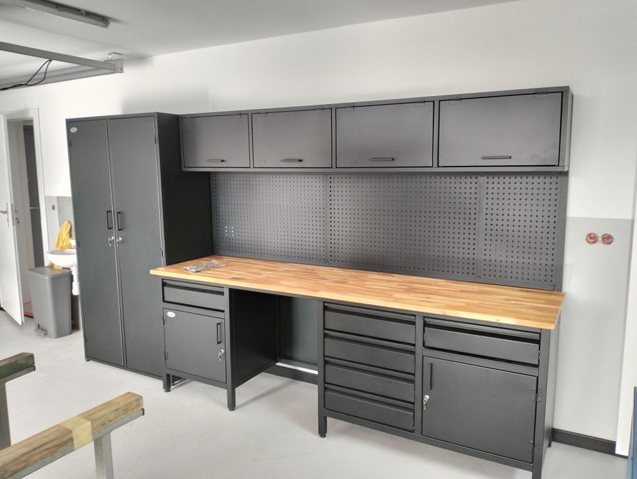 Zestaw mebli warsztatowych