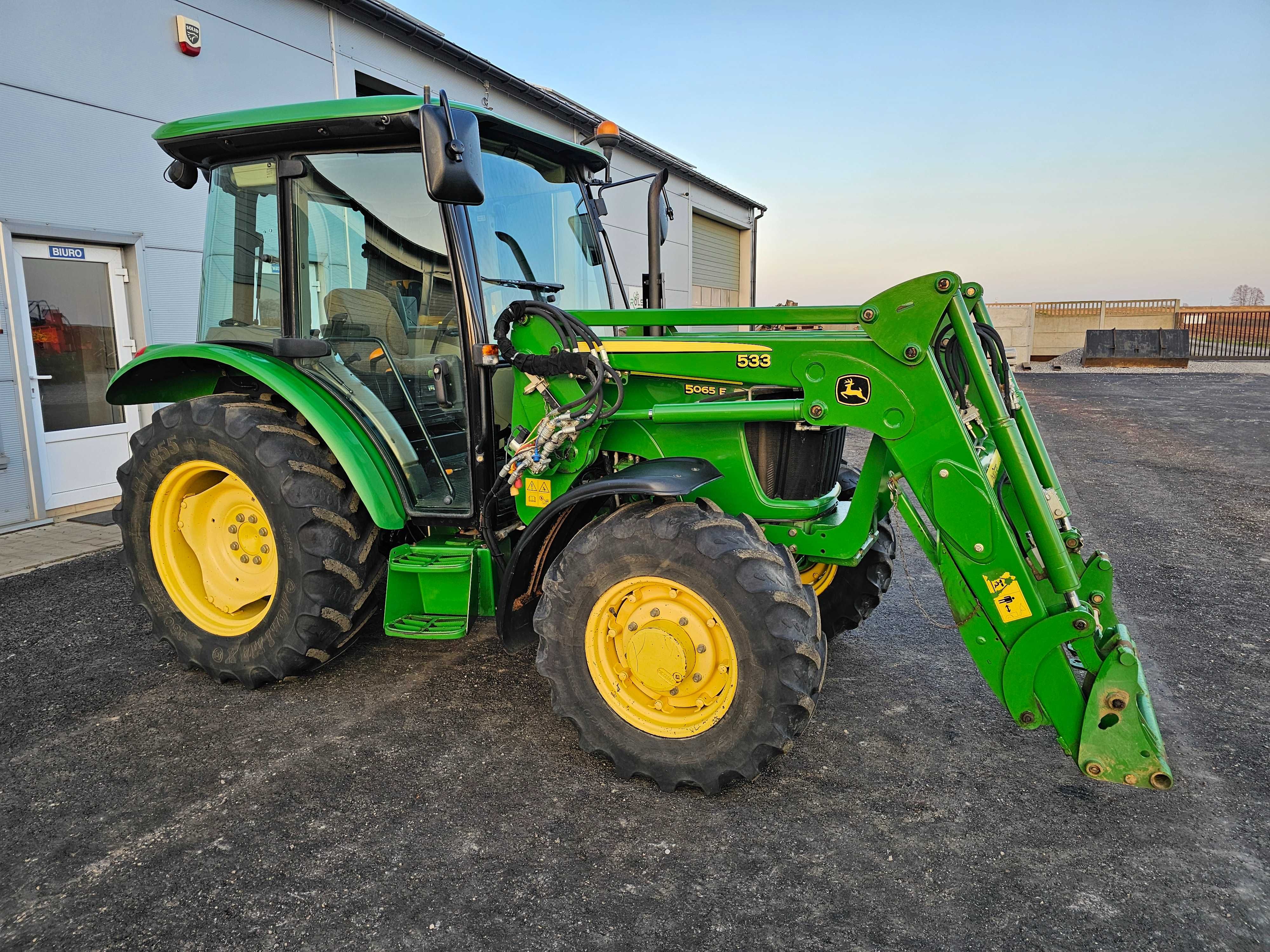 John Deere 5065E z ładowaczem JD, moc 65KM  , 2013 rok , 3700 h