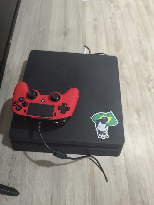Playstation 4 Semi novo com comando