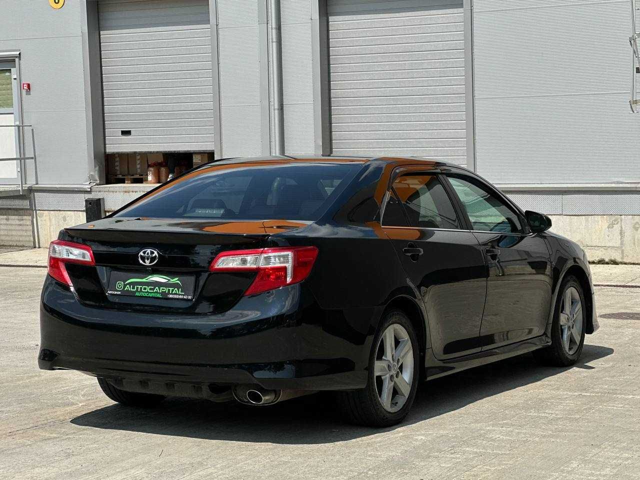 Toyota Camry 2013  (Розстрочка / Лізинг)