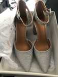 Sapatos de senhora prateados