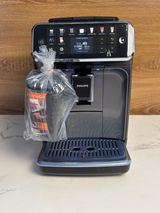 Кавомашина Philips 5500 series LatteGo з Гарантією !!!