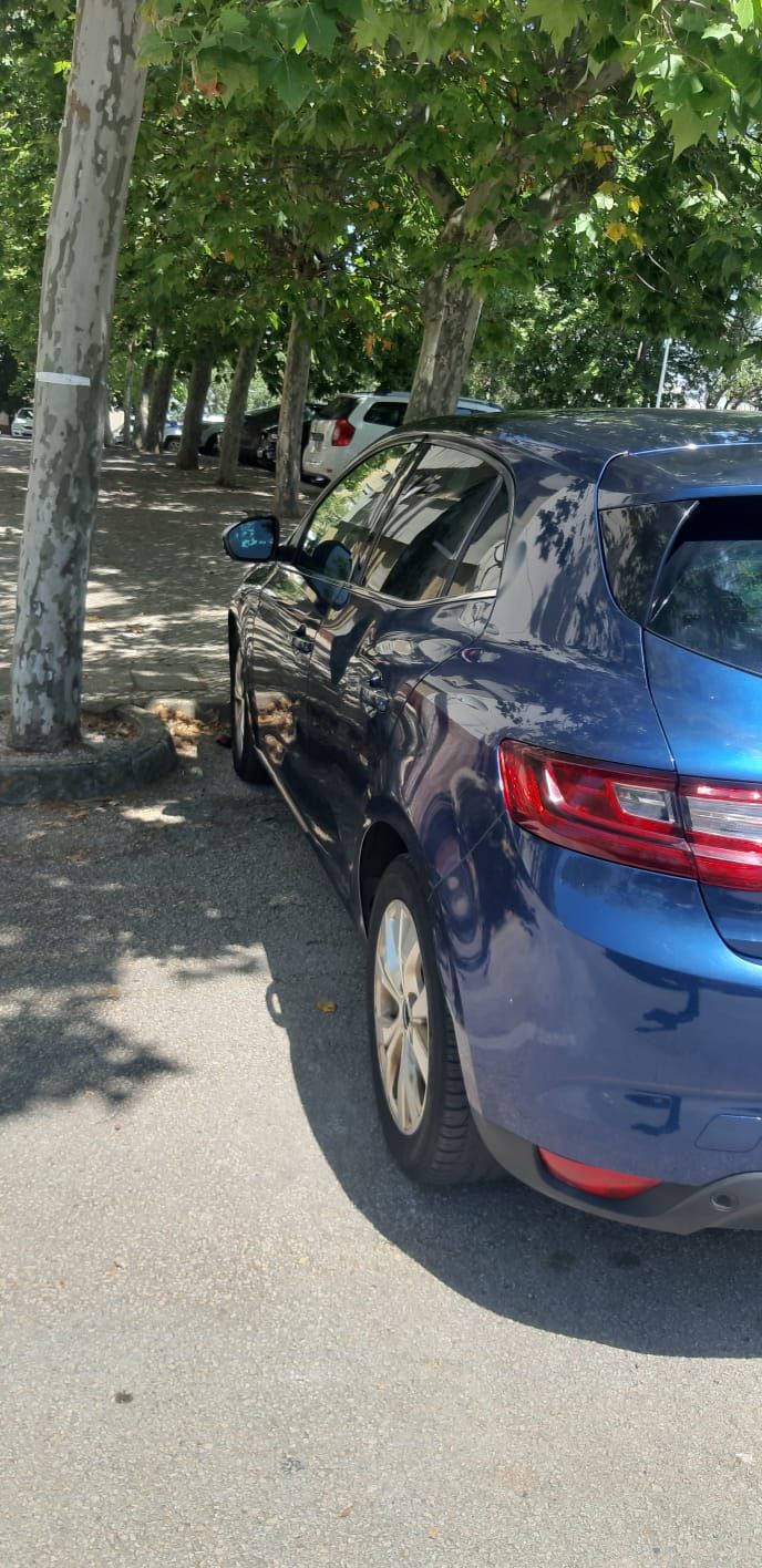 Vendo Renault Mégane
Matrícula 12/2019
Tipo de combustí