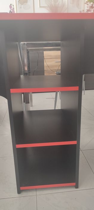 Secretária em ótimo estado