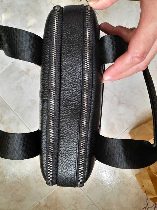 Наплечная кожаная мужская сумка.