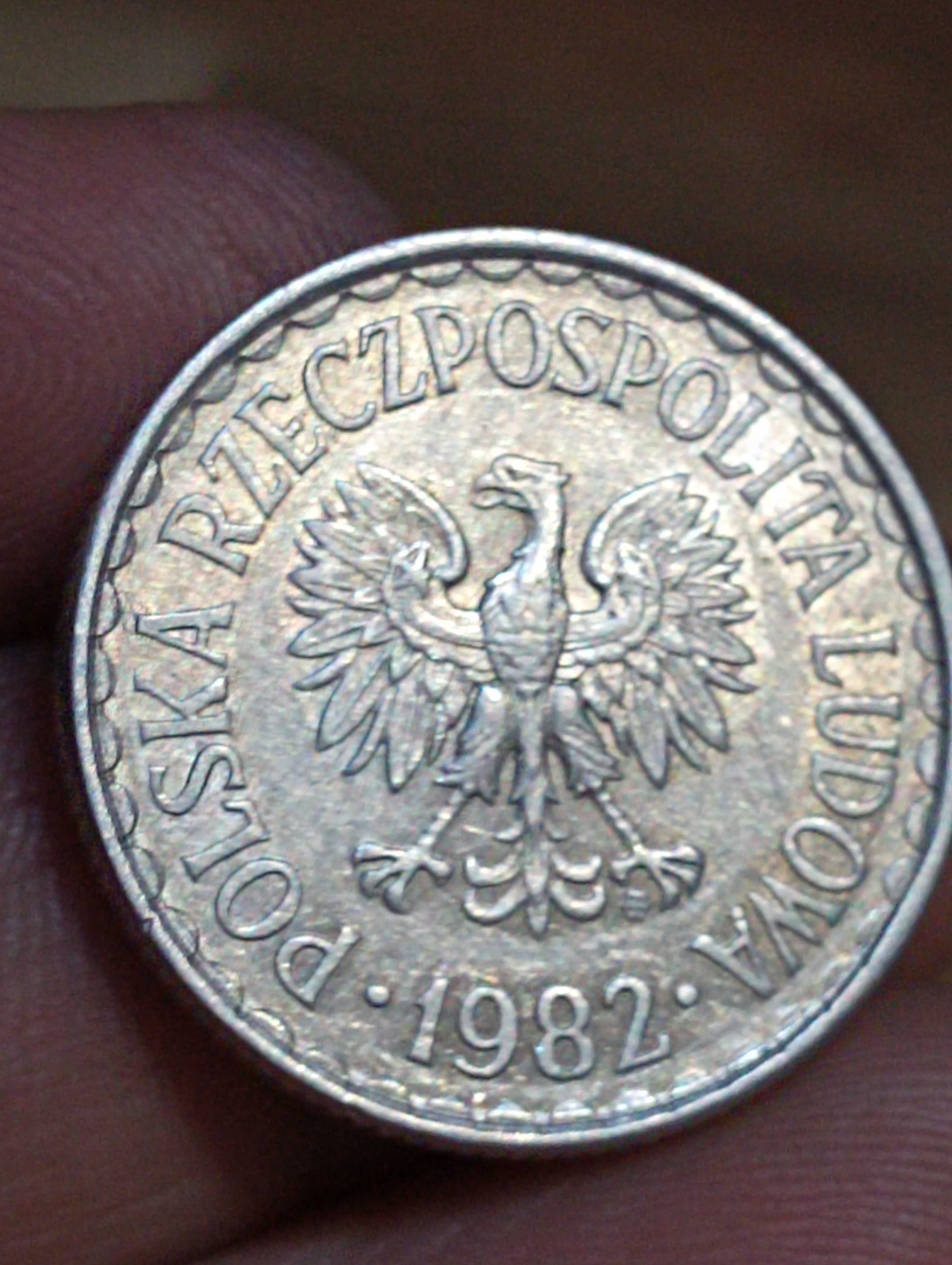 Sprzedam monete cienka data 1 zloty 1982 rok