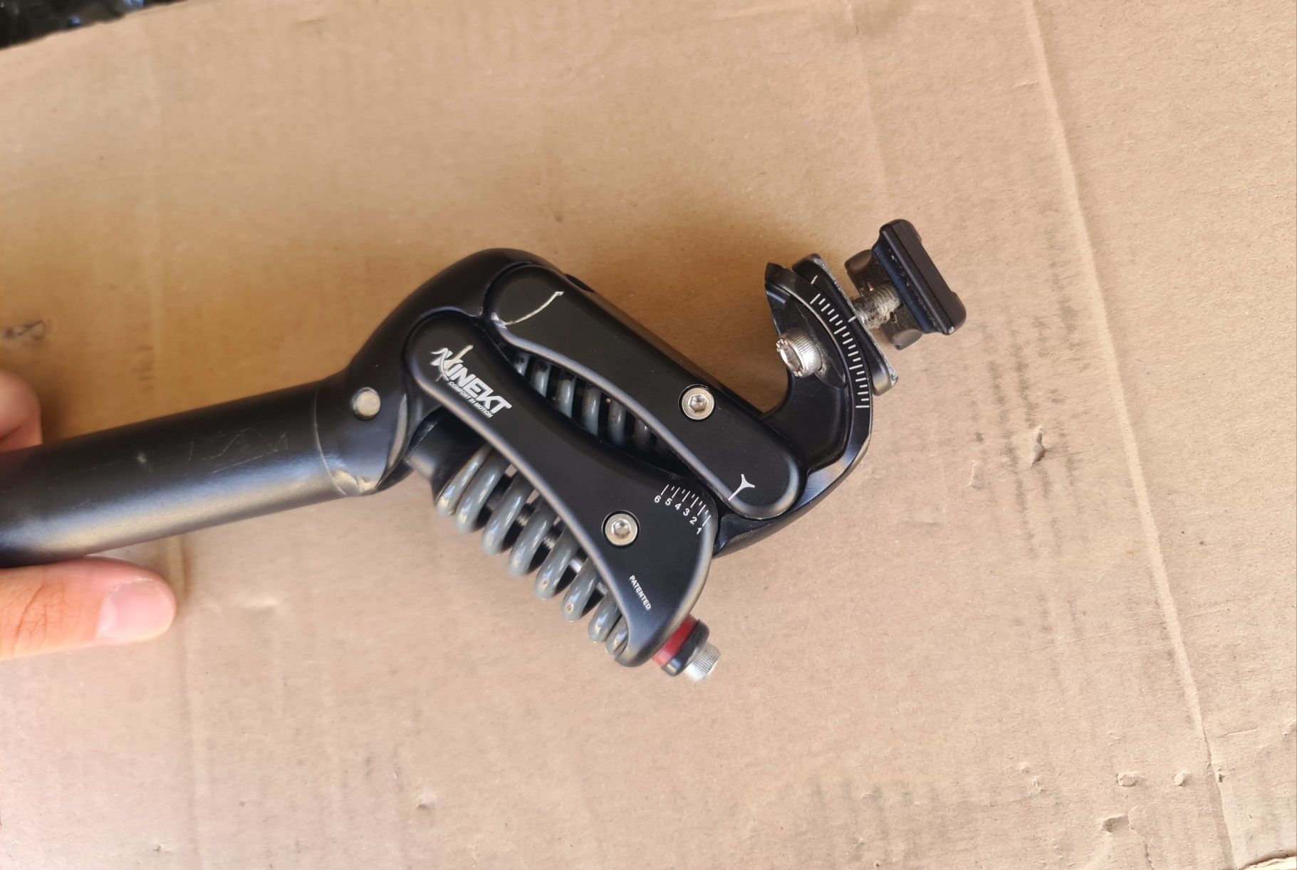 sztyca amortyzowana gravel KINEKT XR 27.2 mm