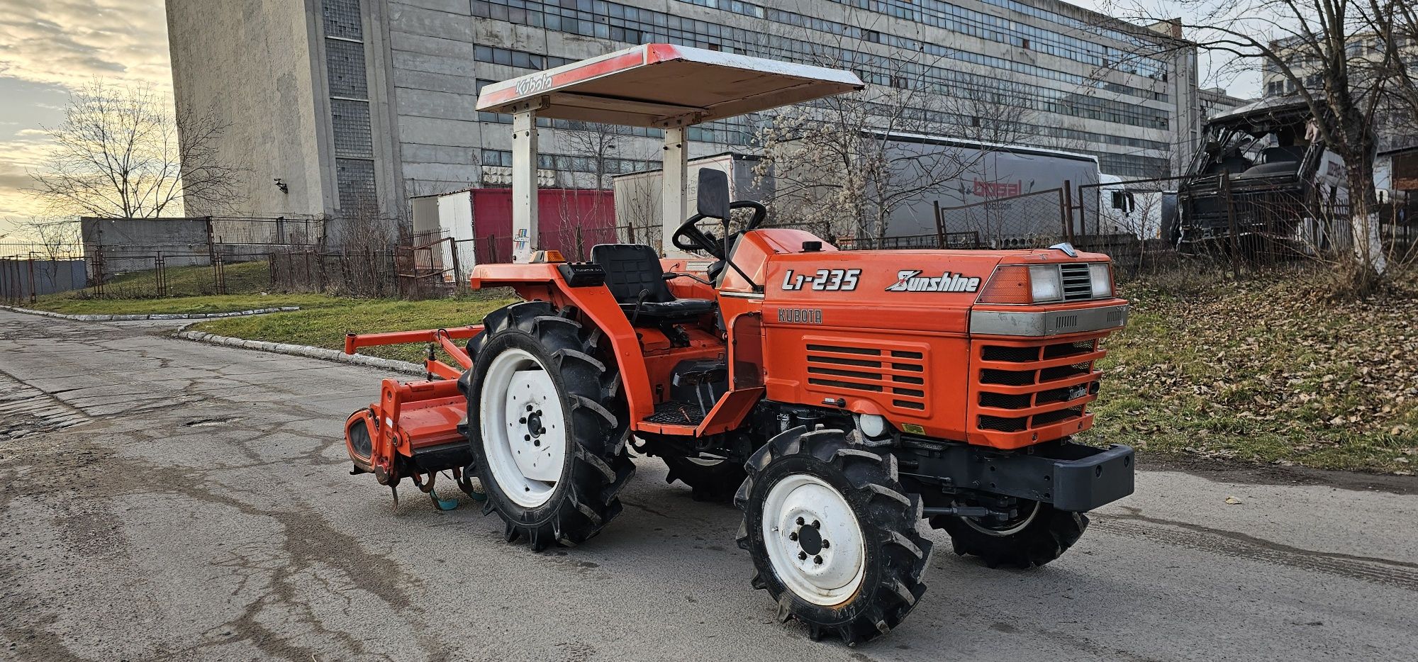 Мінітрактор Трактор Японский Kubota L1-235