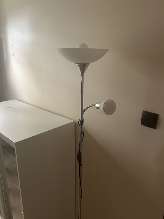 Lampa podłogowa z lampką do czytania Basic srebrna