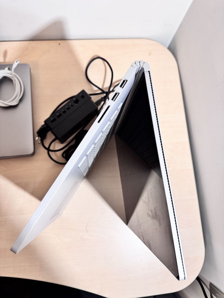 Сенсорний ноутбук-трансформер Surface Book 2 15”, IPS I7-8650/16GB/512