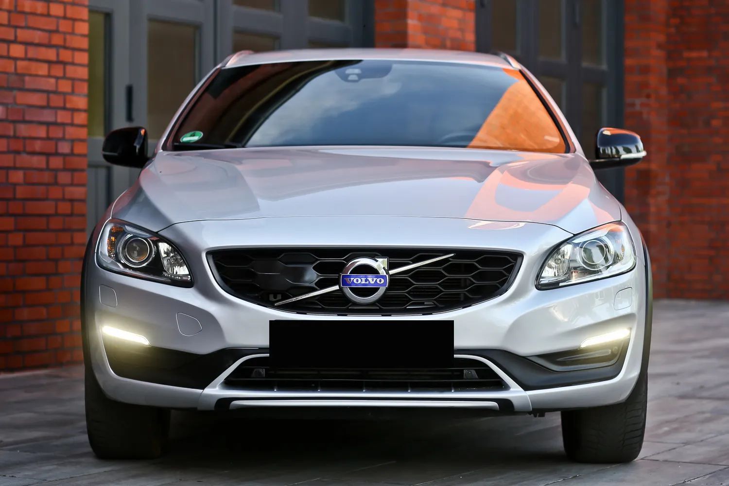 Volvo V60 Cross Country V60 CrossCountry 2.0d4 150PS automat xenon led navi kamera serwis z DE