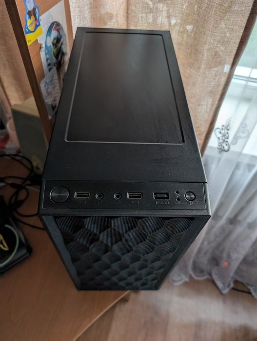 Компактний ігровий комп'ютер