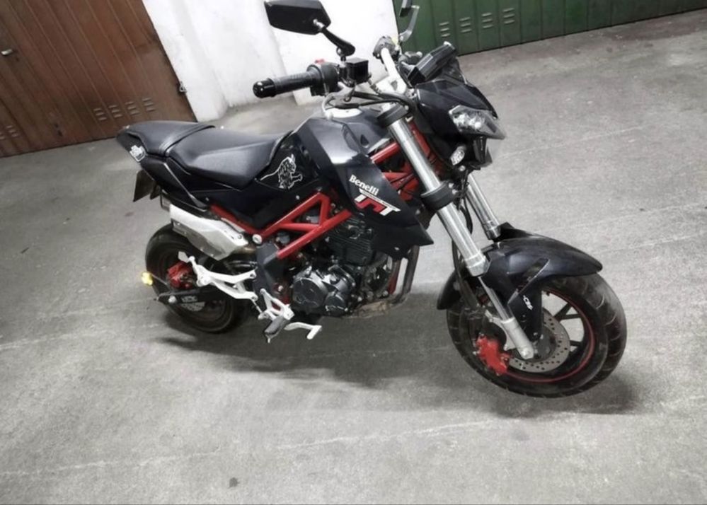 Benelli TNT 125.