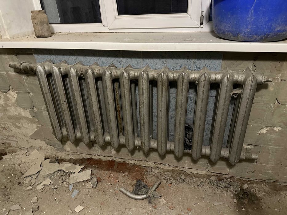 Батареї чавунні (40 грн за ребро)