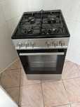 Kuchenka gazowa gorenje z piekarnikiem elektrycznym.