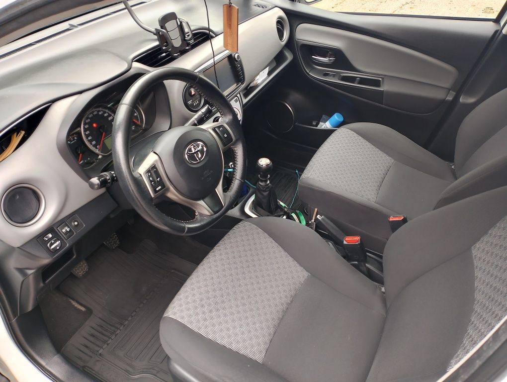 Sprzedam Toyotę Yaris 1.33 LPG