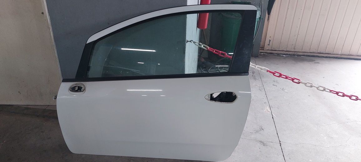 Porta esquerda  fiat grande punto 2006 a 2014 impecável