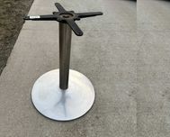 Solidna metalowa podstawa do stolika, srebrna