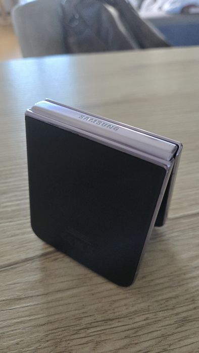 Samsung Galaxy Z Flip4 5G -8GB/256GB Bora Purple Desbloqueado A3