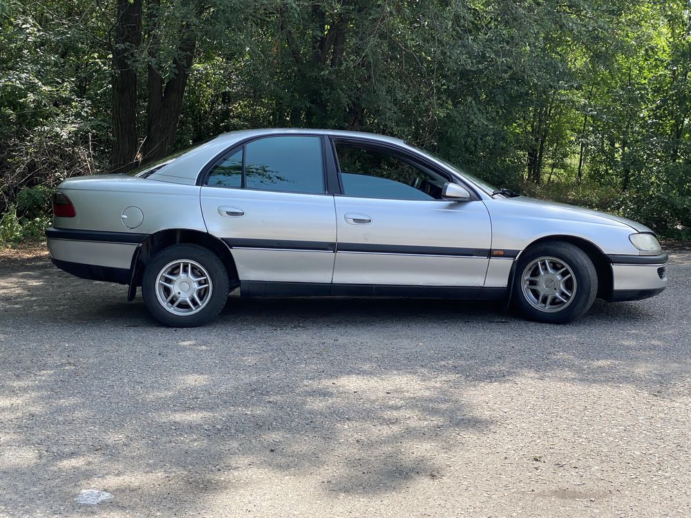 Opel omega B 2.0 инжектор
