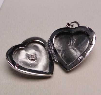 Srebrna zawieszka sekretnik serce gwiazdka. Srebro rodowane