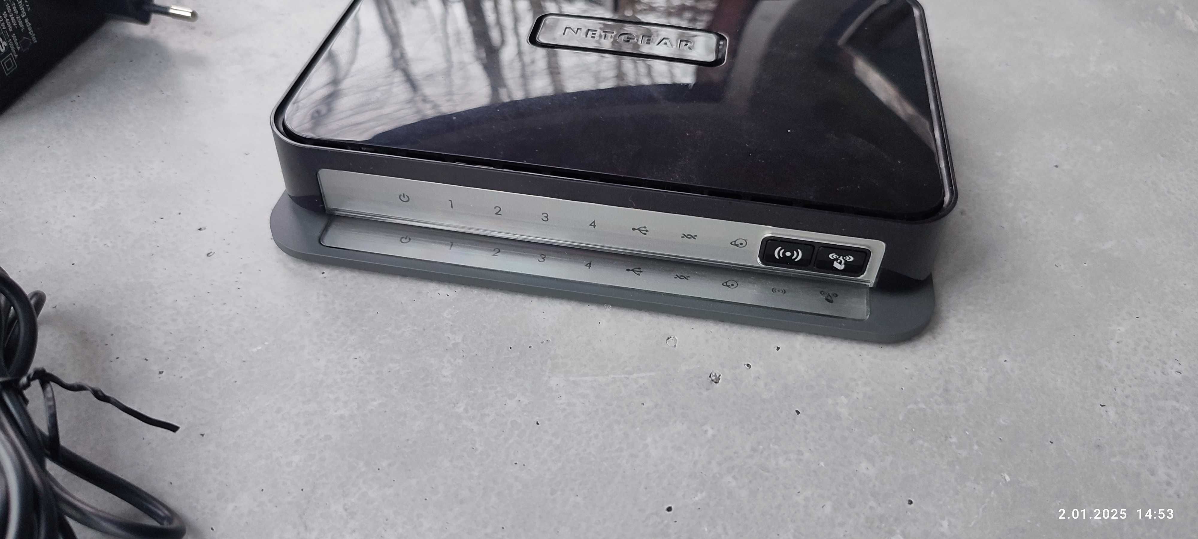 router marki netgear, model DGN2200